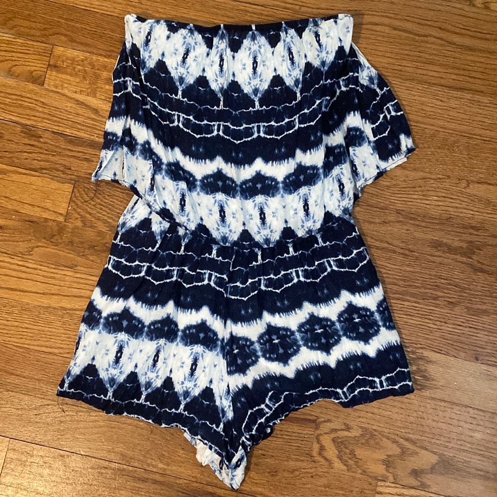 Blue and white romper Size: S